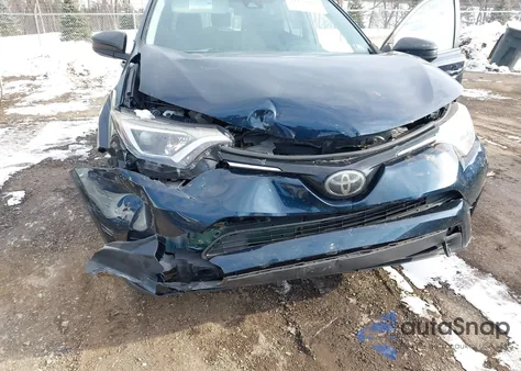 2017 Toyota Rav4 Le z USA, uszkodzony, nr VIN JTMBFREV8HJ114186